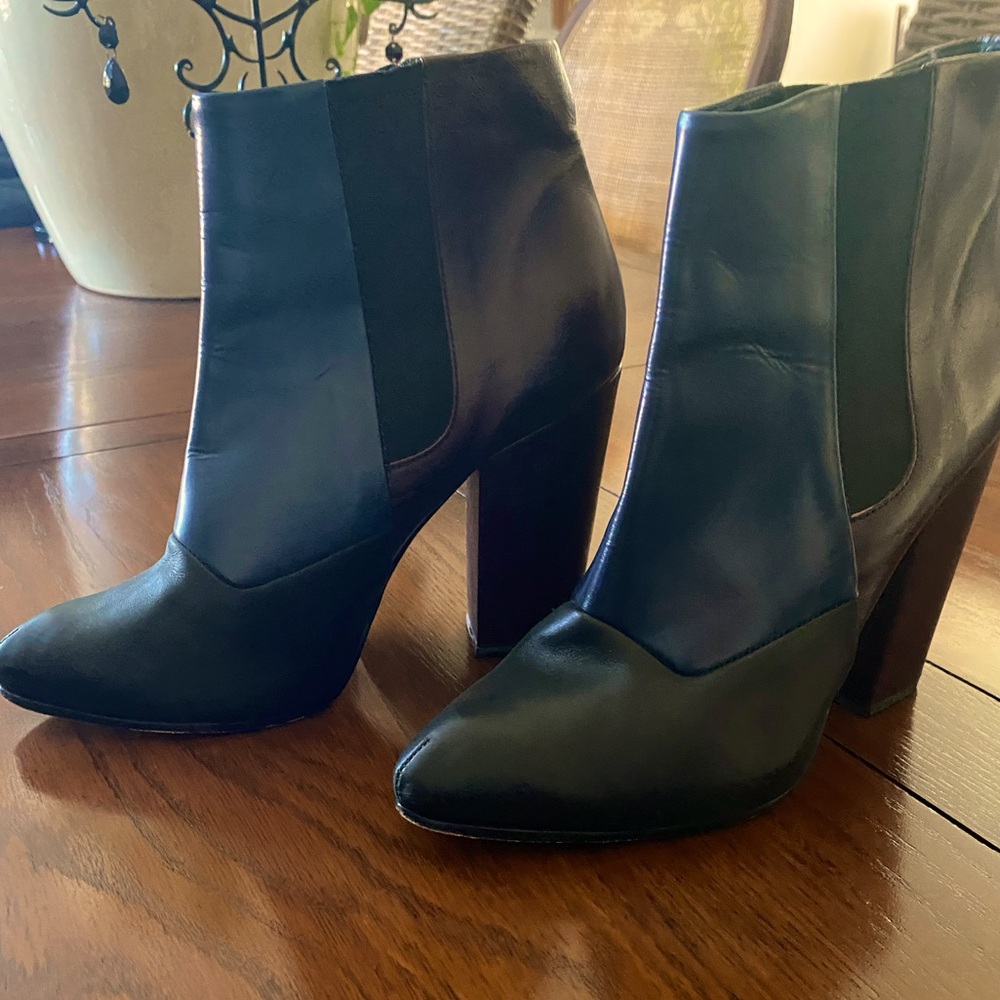 Rachel Comey,Size 8-1/2,multi-color leather pull on booties, Cognac, blue, brown